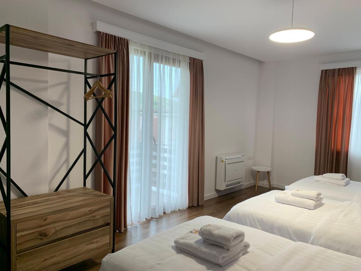 Grand Hotel Pogradec Tushemisht Екстериор снимка