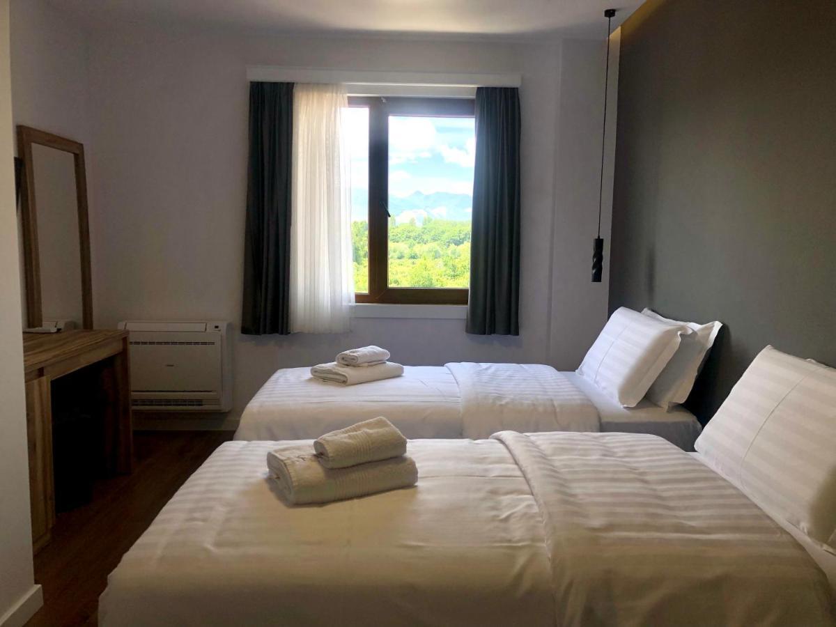 Grand Hotel Pogradec Tushemisht Екстериор снимка