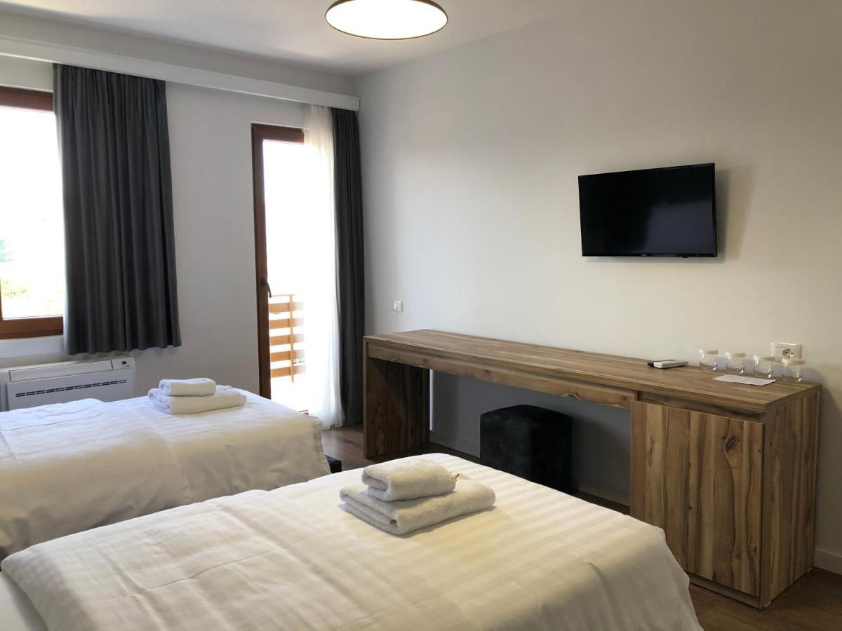 Grand Hotel Pogradec Tushemisht Екстериор снимка