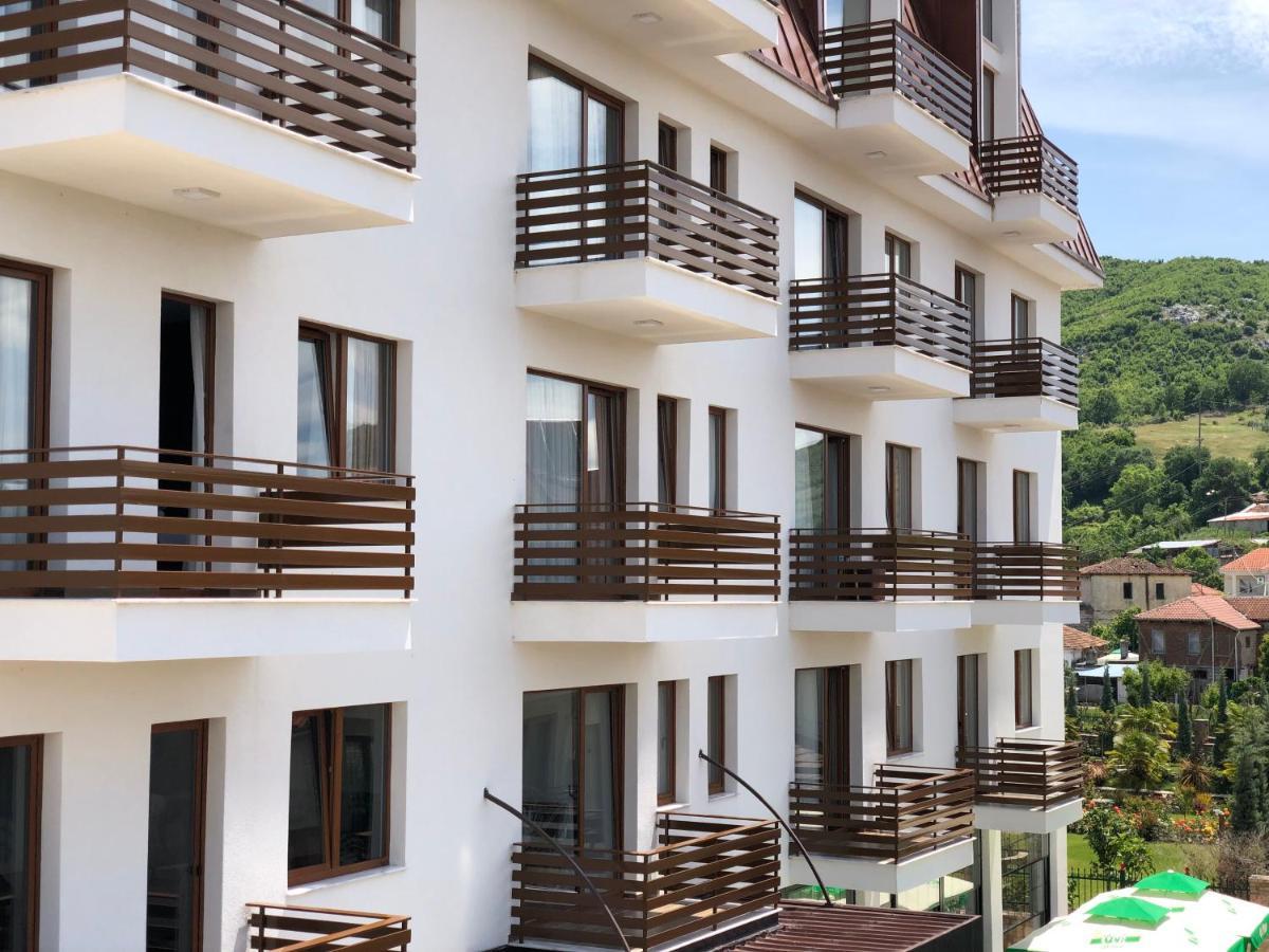 Grand Hotel Pogradec Tushemisht Екстериор снимка